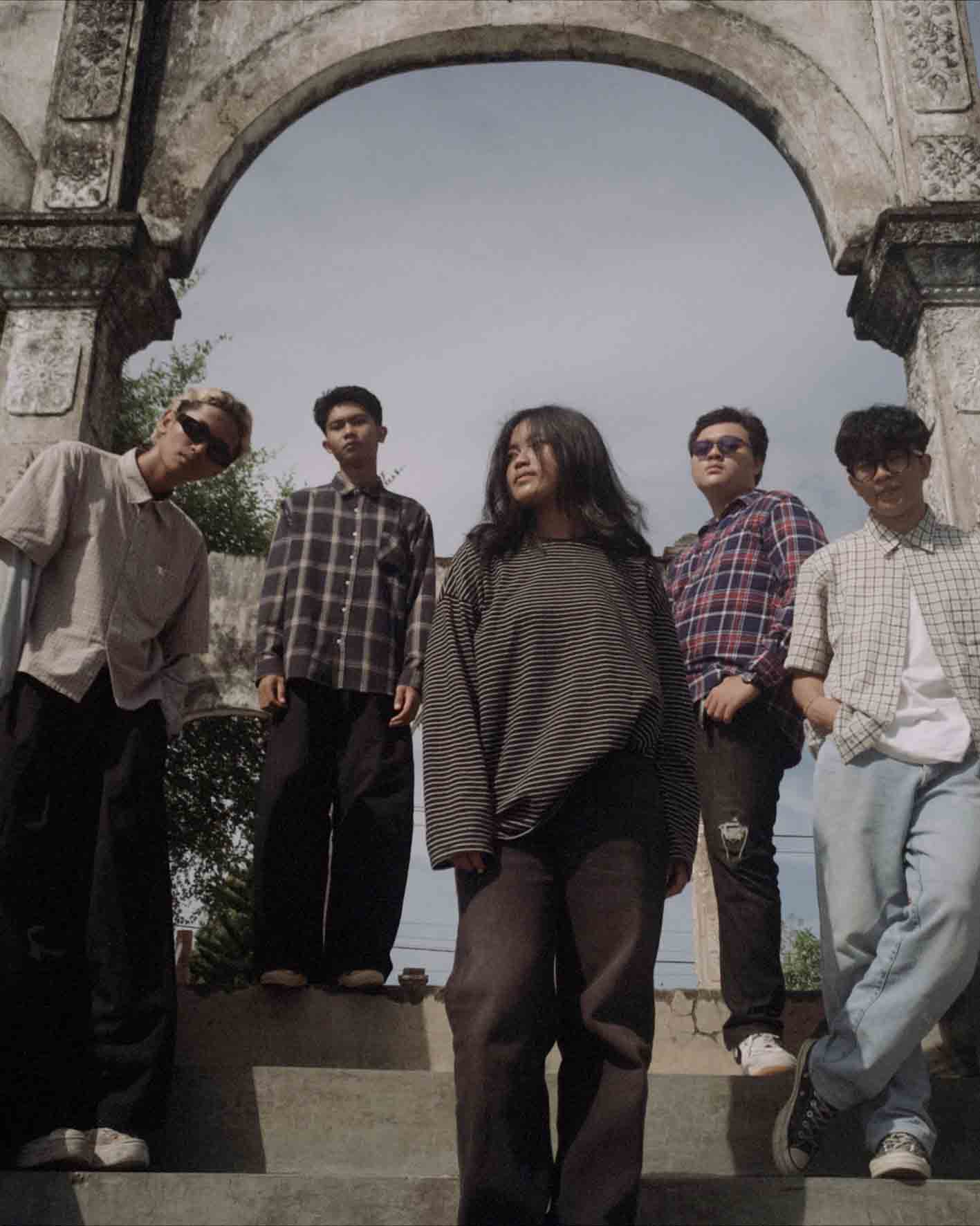 Snuzzle Perkenalkan Diri Lewat “Tell Me How?”, Debut Single Midwest Emo dari Denpasar, Bali