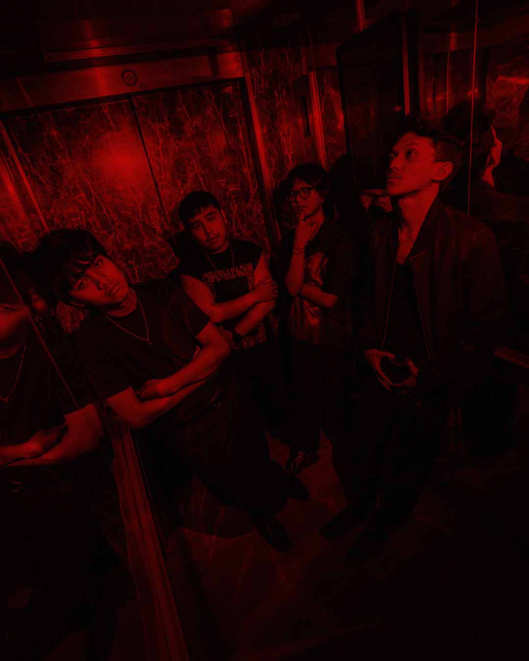 THIRTEEN SEVEN A Rilis Album “Red Moon”: Identitas Baru dan Kritik Atas Kekacauan Zaman