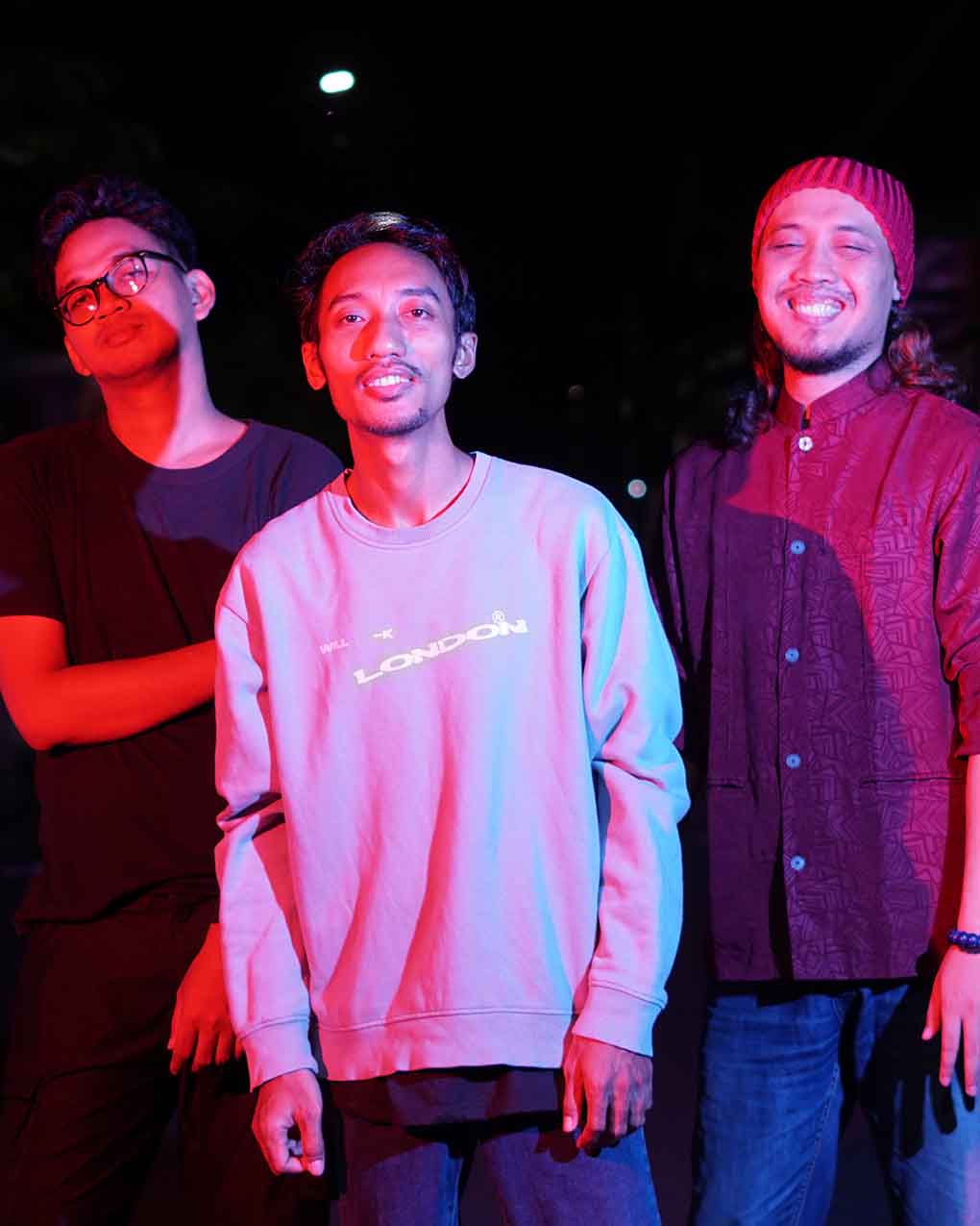 Apricot Theory Rilis “Embrace”, Perpaduan Baroque, Medieval, dan Grunge dalam Narasi Kebangkitan