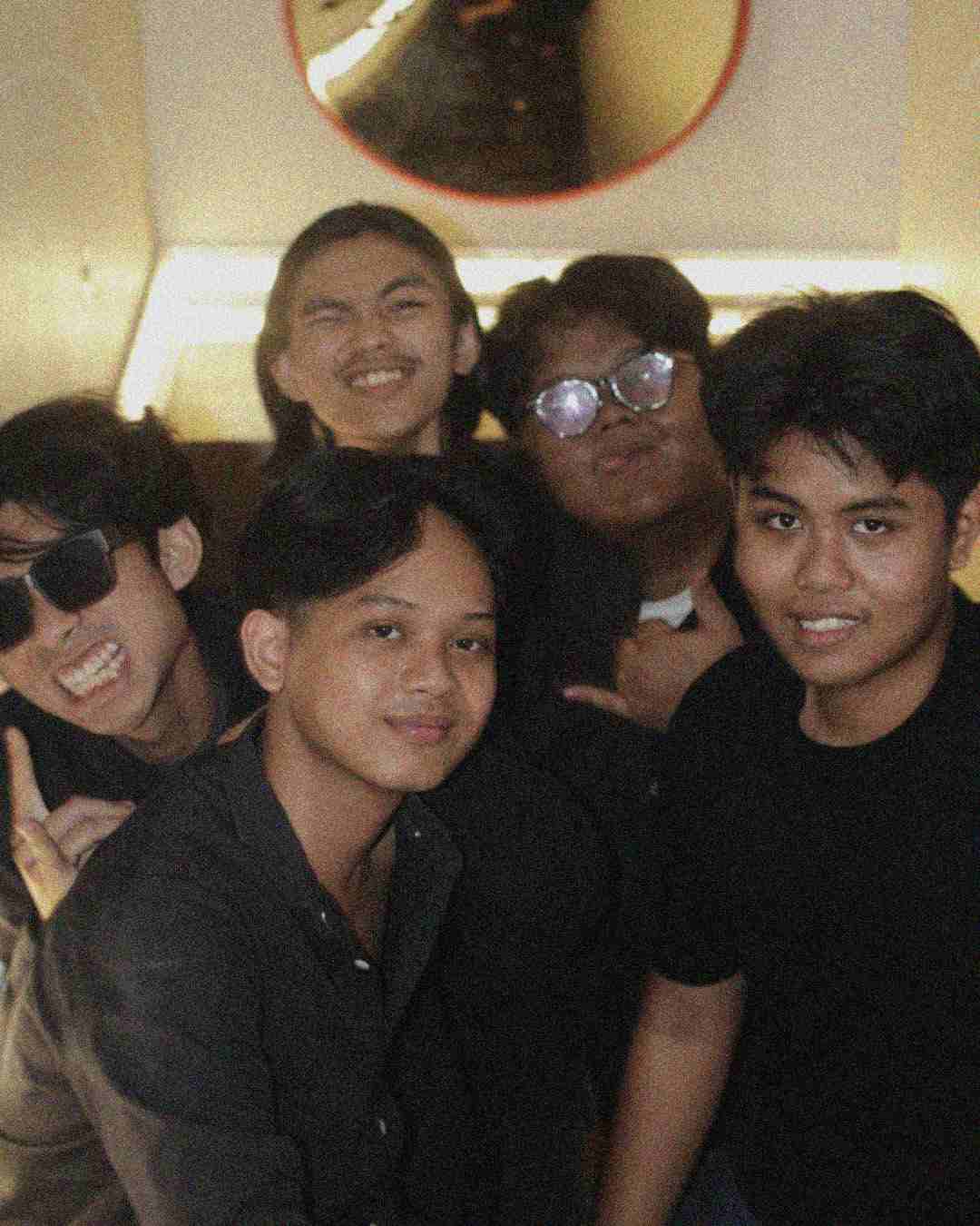 Synthetics Debut Lewat “Semua Tak Sama”, Lagu Pop Kontemplatif Tentang Penyesalan dan Harapan yang Tersisa