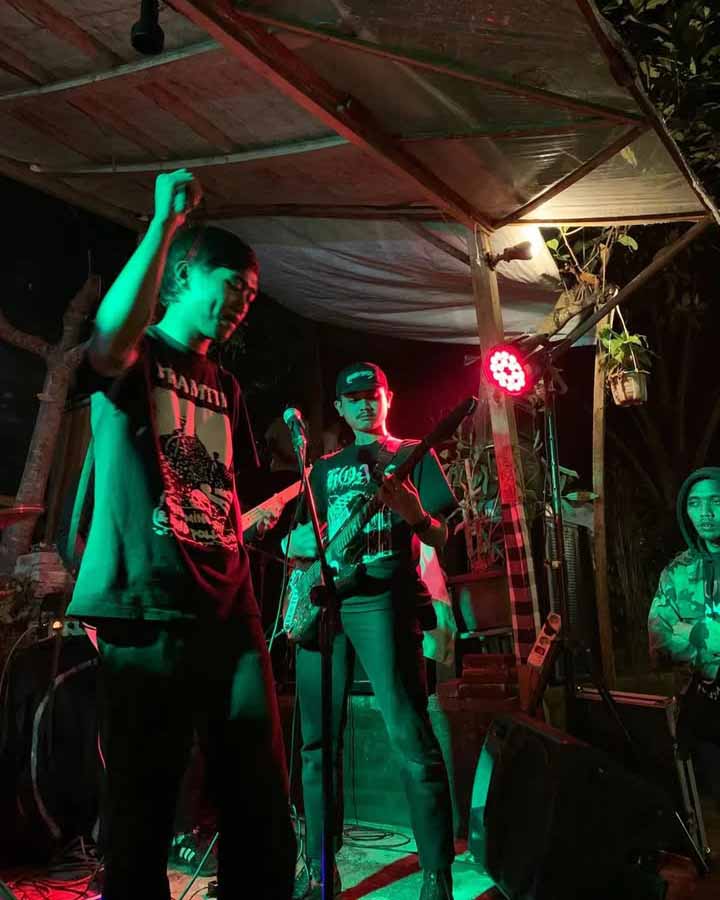 Menolak Bungkam, XATARAX Hantam Kekerasan Aparat Lewat Single Hardcore Punk “LAWAN”