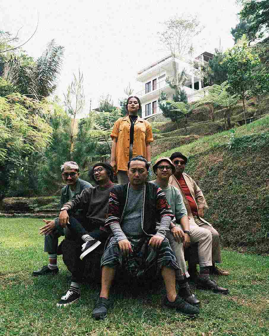 Hyndia Rilis Interpretasi Baru “Jangi Janger”, Hadirkan Napas Folk-Rock untuk Lagu Tradisional Bali