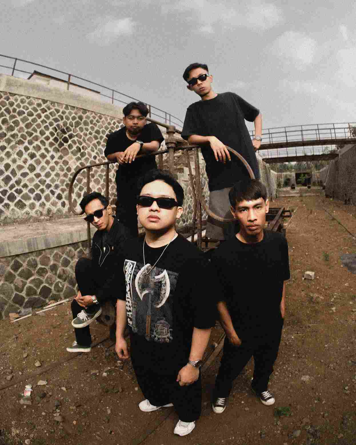 Rammadhanial Menyusuri Trauma, Nostalgia, hingga Perpisahan Lewat Album “Whisper From Nowhere”